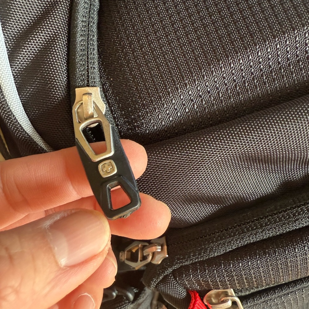 SWISSGEAR Black Backpack - Picture 9 of 10